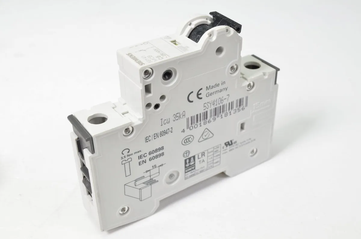 Siemens 5SY4106-7 — SENTRON 5SY MCB 1-pole - Power & Electricals product front view image