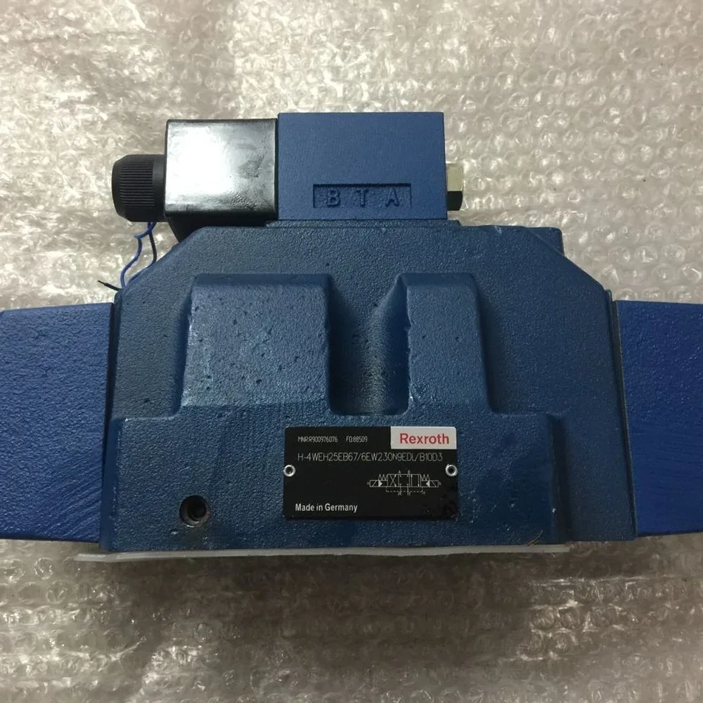 Rexroth R900970262 — Bosch Rexroth H Series Pilot-Operated Directional Valve - Hydraulics & Pneumatics product front view image