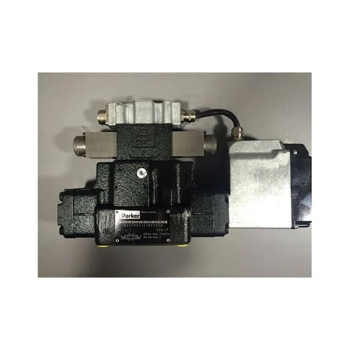 Parker D41FHE01B4NB00 — D41FH Series Proportional Directional Control Valve - Hydraulics & Pneumatics product front view