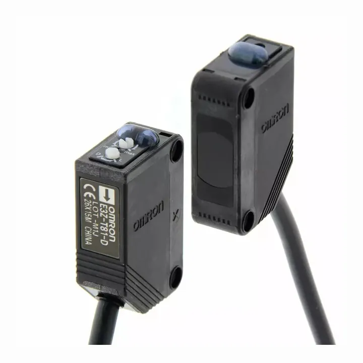 OMRON E3Z-D62 — E3Z Photoelectric Sensor - Sensors & Encoders product front view