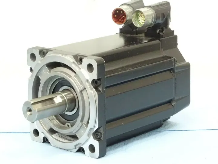 Allen Bradley MPL-B310P-MJ72AA — Servo Motor - Motors product front view
