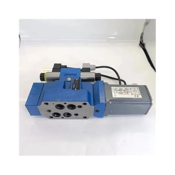 Rexroth R900704234 — Bosch Rexroth 4WRKE10 Series Proportional Directional Valve - Hydraulics & Pneumatics product front view