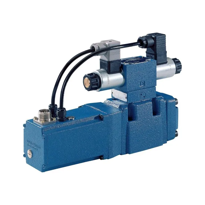 Rexroth R900731881 — Bosch Rexroth 4WRKE25 Series Proportional Directional Valve - Hydraulics & Pneumatics product front view